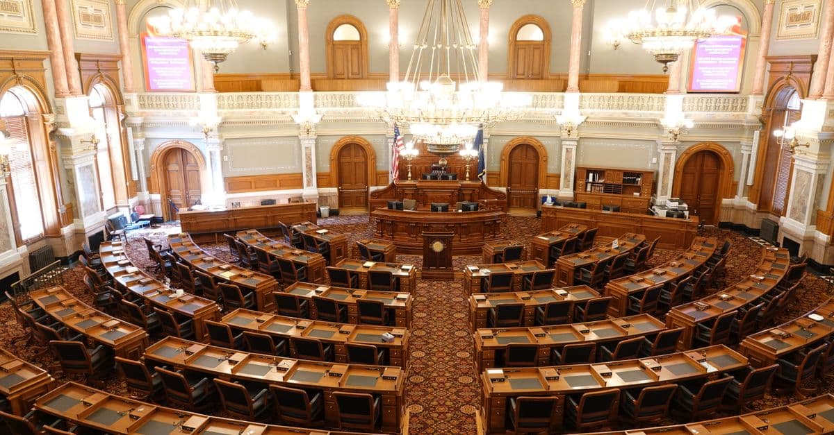 Imagen de recurso de la sección de actualidad: El Congreso revoca el destape de bases de cotización aprobado por error en la ley de pensiones