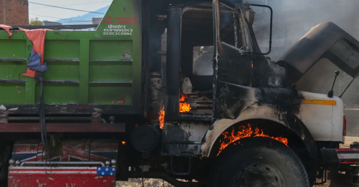 Imagen de recurso de la sección de actualidad: AP-7 cerrada 10 horas por incendio de camión cisterna en Barberá del Vallès