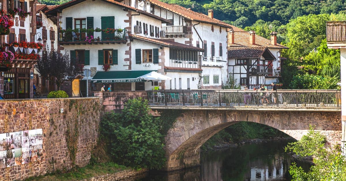 Imagen de recurso de la sección de deportes: Ni comprar ni alquilar: Navarra lanza vivienda colaborativa en edificios históricos