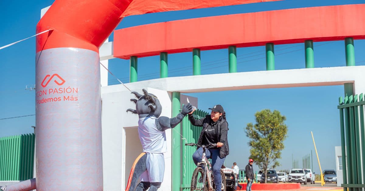 Imagen de recurso de la sección de deportes: Pogacar se une al club de los cinco Tours tras una victoria dominante