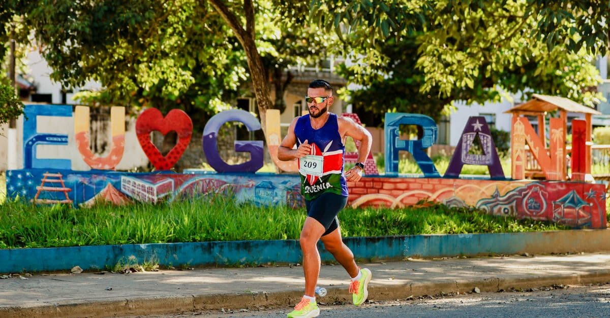 Imagen de recurso de la sección de deportes: Paul McGrath, prodigio de la marcha, gana su primer oro internacional
