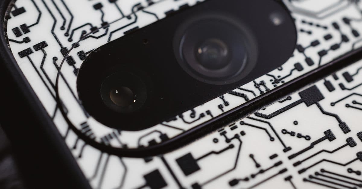Imagen de recurso de la sección de tecnología: iPhone 18 Pro: batería mayor, cámara de apertura variable y pantalla más estrecha