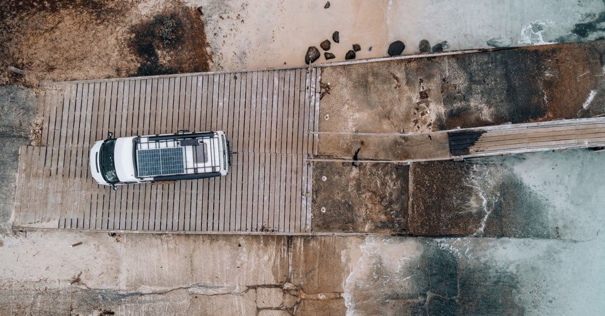 Imagen de recurso de la sección de tecnología: Furgoneta solar recorre 1 750 km y gana un 30 % de autonomía