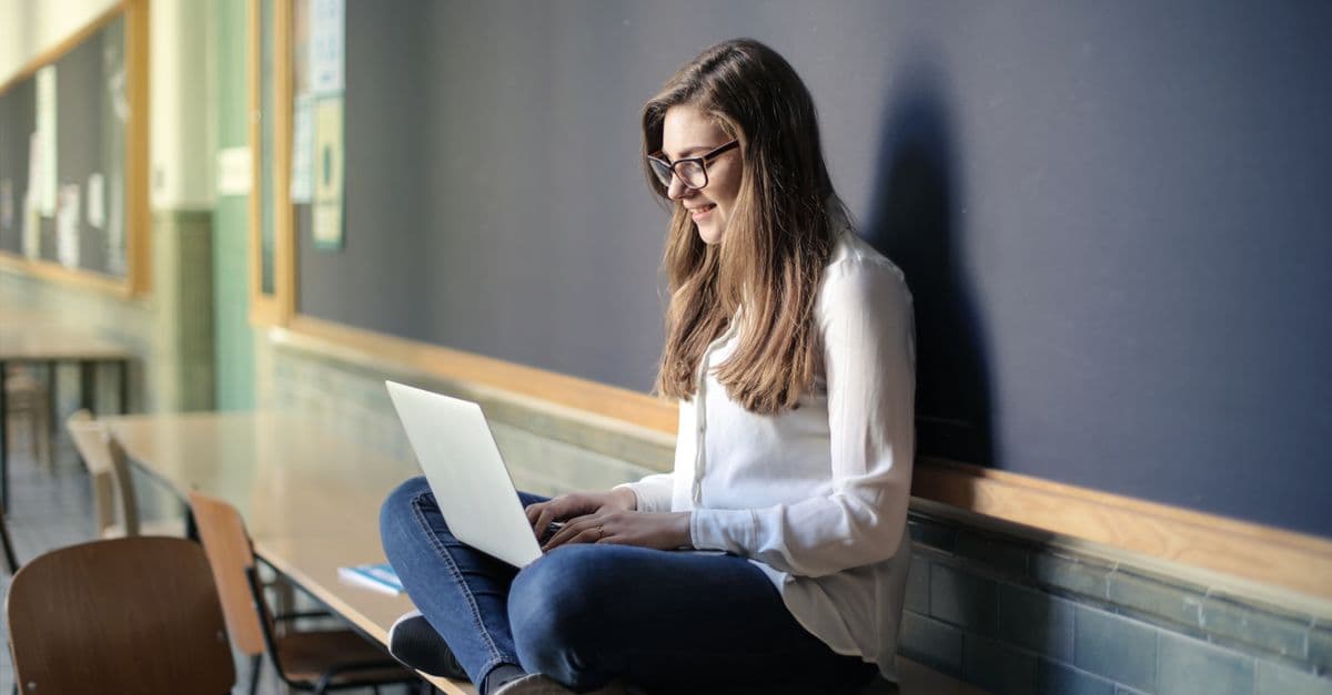 Imagen de recurso de la sección de tecnología: Dell 14S, el nuevo ultraligero de Dell para estudiantes, llega con batería de 21 horas